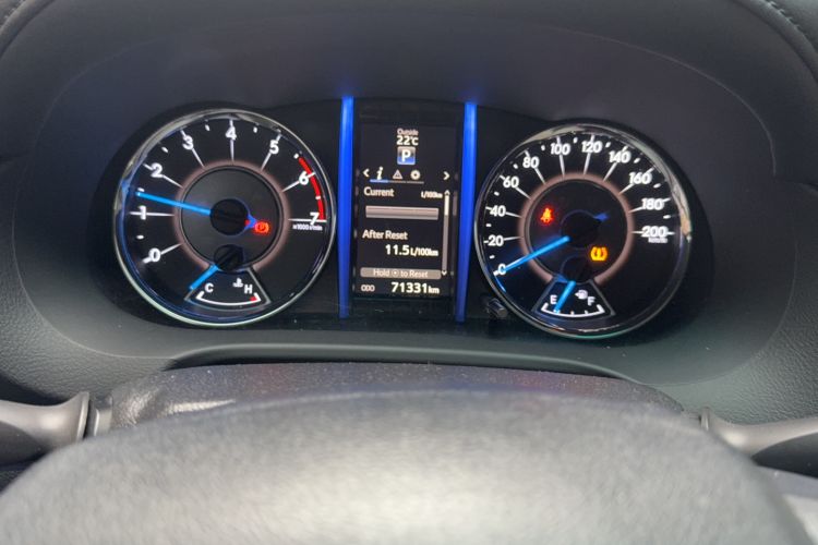 Used Toyota Fortuner 2016 2.7L Middle East Version Odometer Close Up