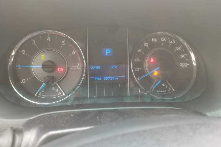 Used Toyota Fortuner 2016 2.7L Middle East Version Odometer Close Up