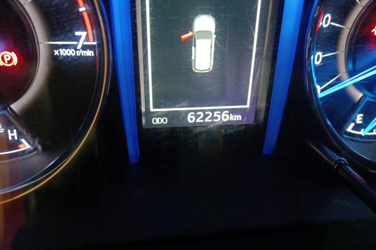 Used Toyota Fortuner 2016 2.7L Middle East Version Odometer Close Up
