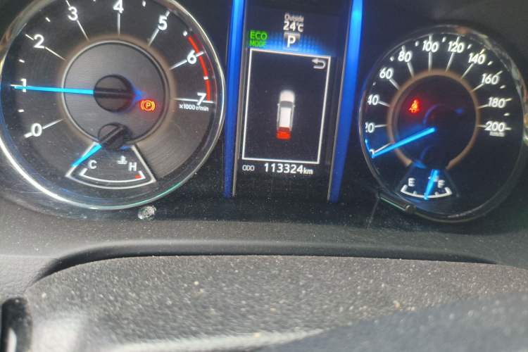 Used Toyota Fortuner 2016 2.7L Middle East Version Odometer Close Up