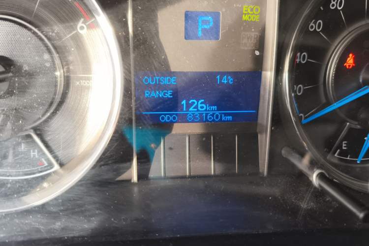 Used Toyota Fortuner 2016 2.7L Middle East Version Odometer Close Up