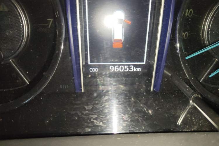 Used Toyota Fortuner 2016 2.7L Middle East Version Odometer Close Up