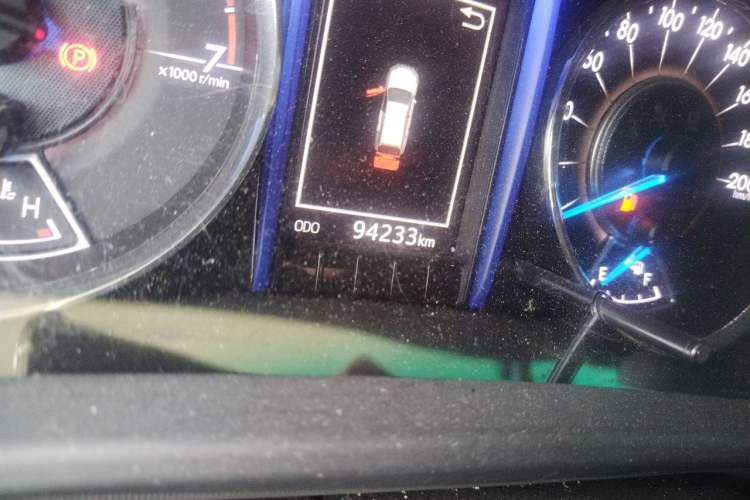Used Toyota Fortuner 2016 2.7L Middle East Version Odometer Close Up
