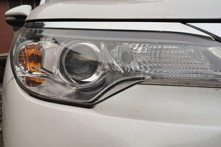 Used Toyota Fortuner 2016 2.7L Middle East Version Right Front Headlight
