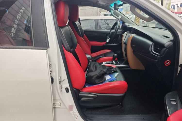 Used Toyota Fortuner 2016 2.7L Middle East Version Right Front Seat