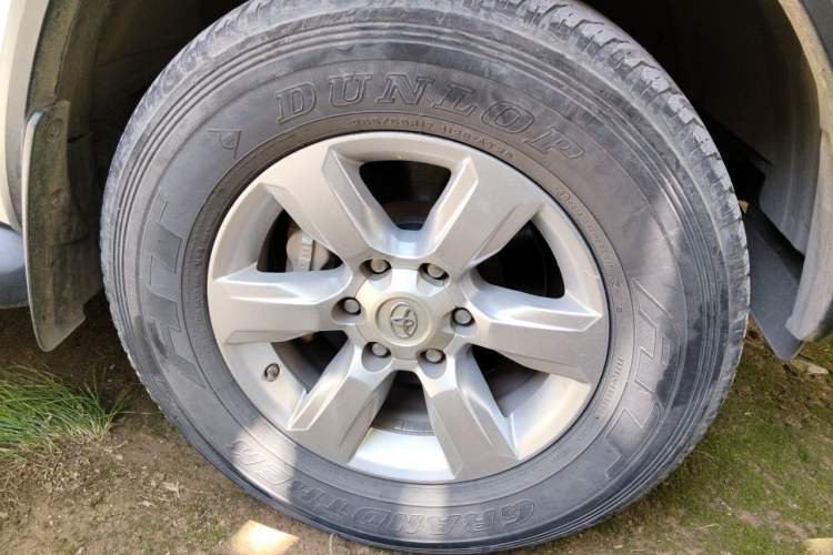 Used Toyota Fortuner 2016 2.7L Middle East Version Right Front Wheel Hub