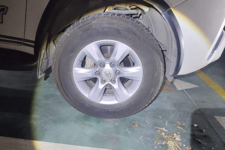 Used Toyota Fortuner 2016 2.7L Middle East Version Right Front Wheel Hub