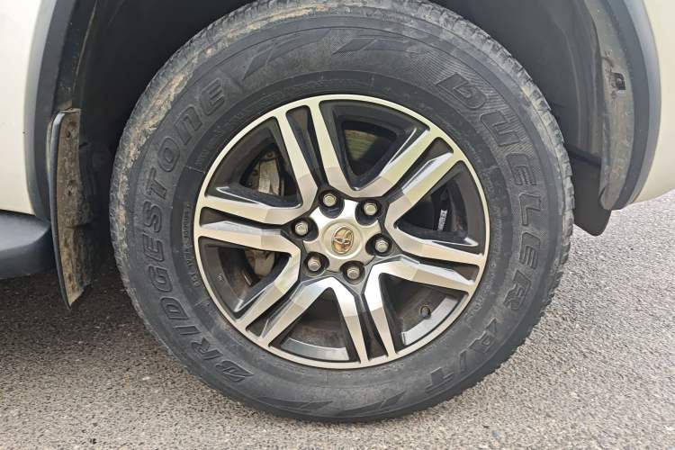 Used Toyota Fortuner 2016 2.7L Middle East Version Right Front Wheel Hub