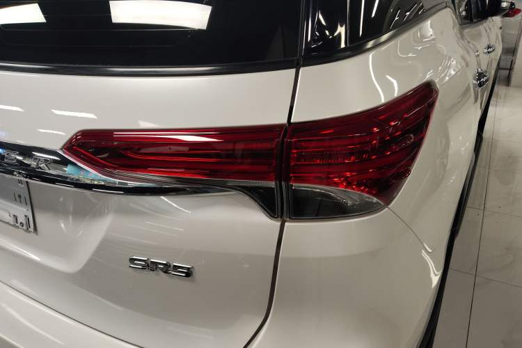 Used Toyota Fortuner 2016 2.7L Middle East Version Right Rear Taillight