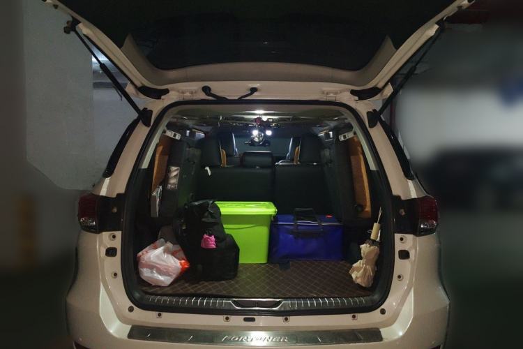 Used Toyota Fortuner 2016 2.7L Middle East Version Trunk