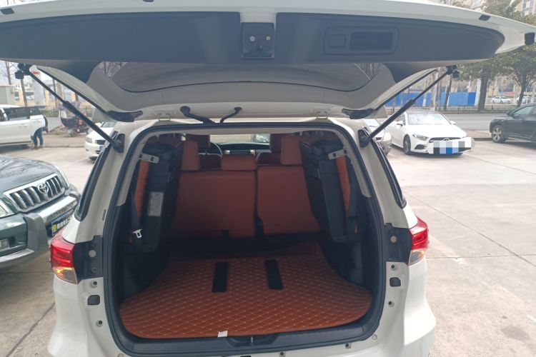 Used Toyota Fortuner 2016 2.7L Middle East Version Trunk
