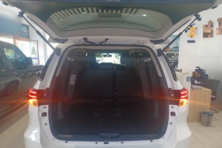 Used Toyota Fortuner 2016 2.7L Middle East Version Trunk