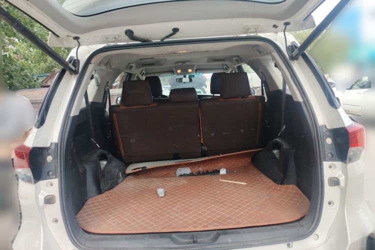 Used Toyota Fortuner 2016 2.7L Middle East Version Trunk