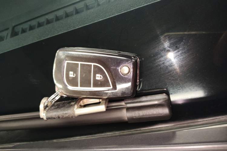 Used Toyota Fortuner 2016 2.7L Middle East Version Vehicle Key