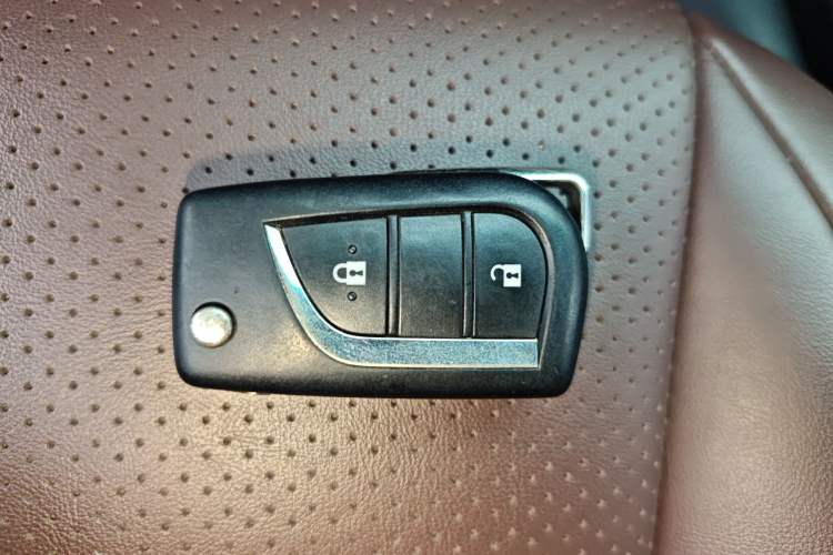 Used Toyota Fortuner 2016 2.7L Middle East Version Vehicle Key
