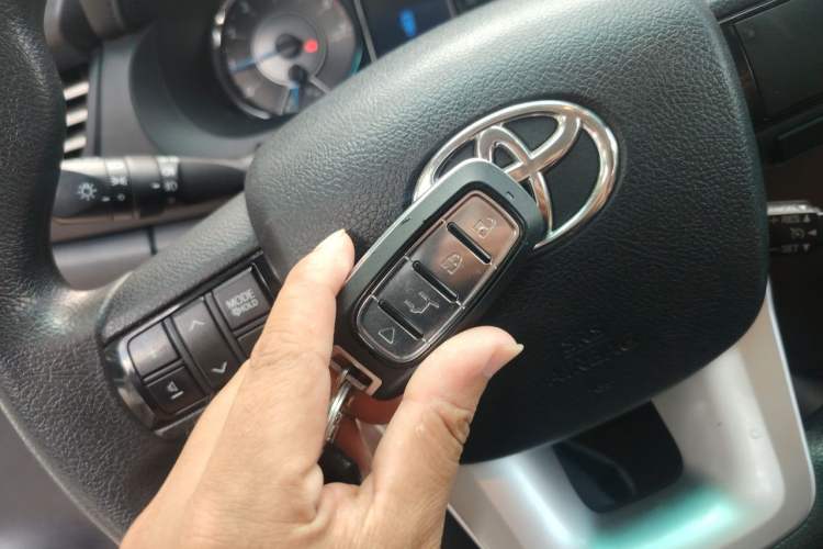 Used Toyota Fortuner 2016 2.7L Middle East Version Vehicle Key