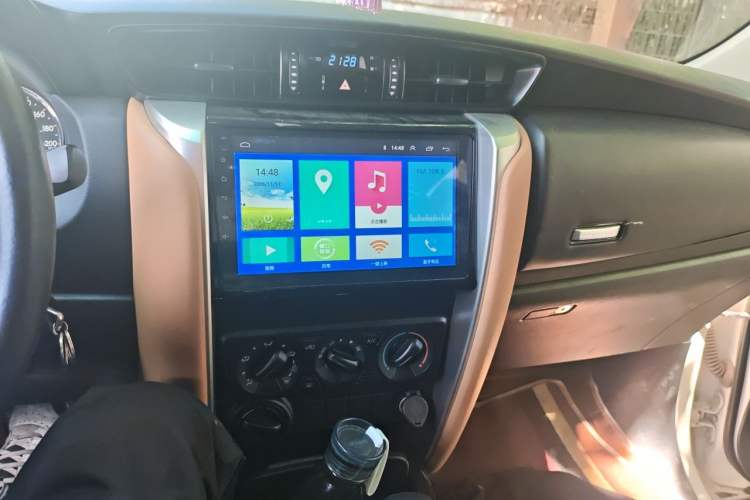Used Toyota Fortuner  Audio And AC Panel