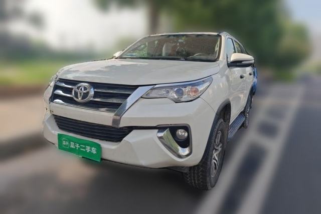 Ojetý Toyota Fortuner Toyota Prado 2.7L, 7 seats, no sunroof