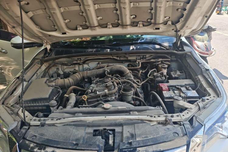 Used Toyota Fortuner  Engine Bay