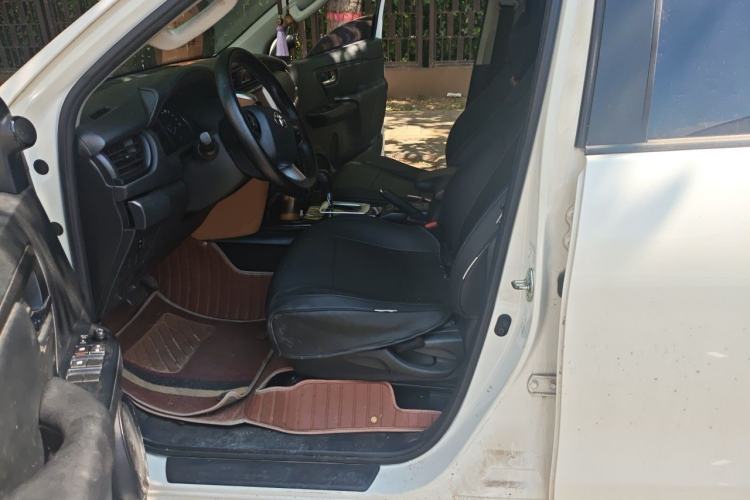 Used Toyota Fortuner  Left Front Seat