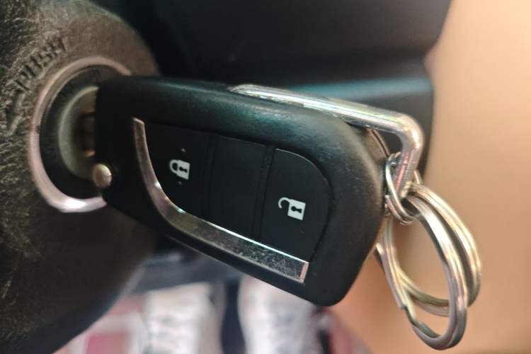 Used Toyota Fortuner  Vehicle Key