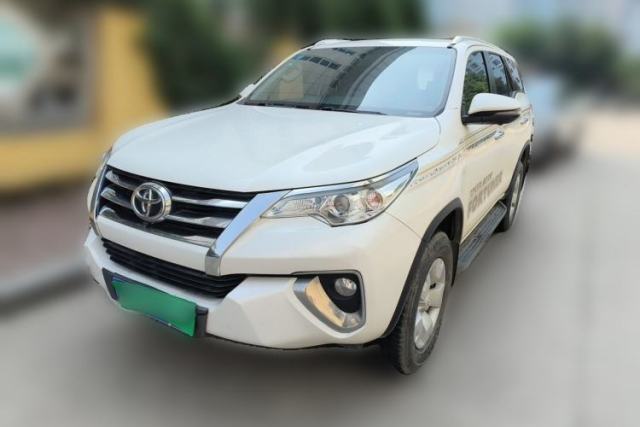 Ojetý Toyota Fortuner 2018 Toyota Fortuner (Imported) 2.7 Automatic, Seven-Seater, Three Airbags, No Sunroof