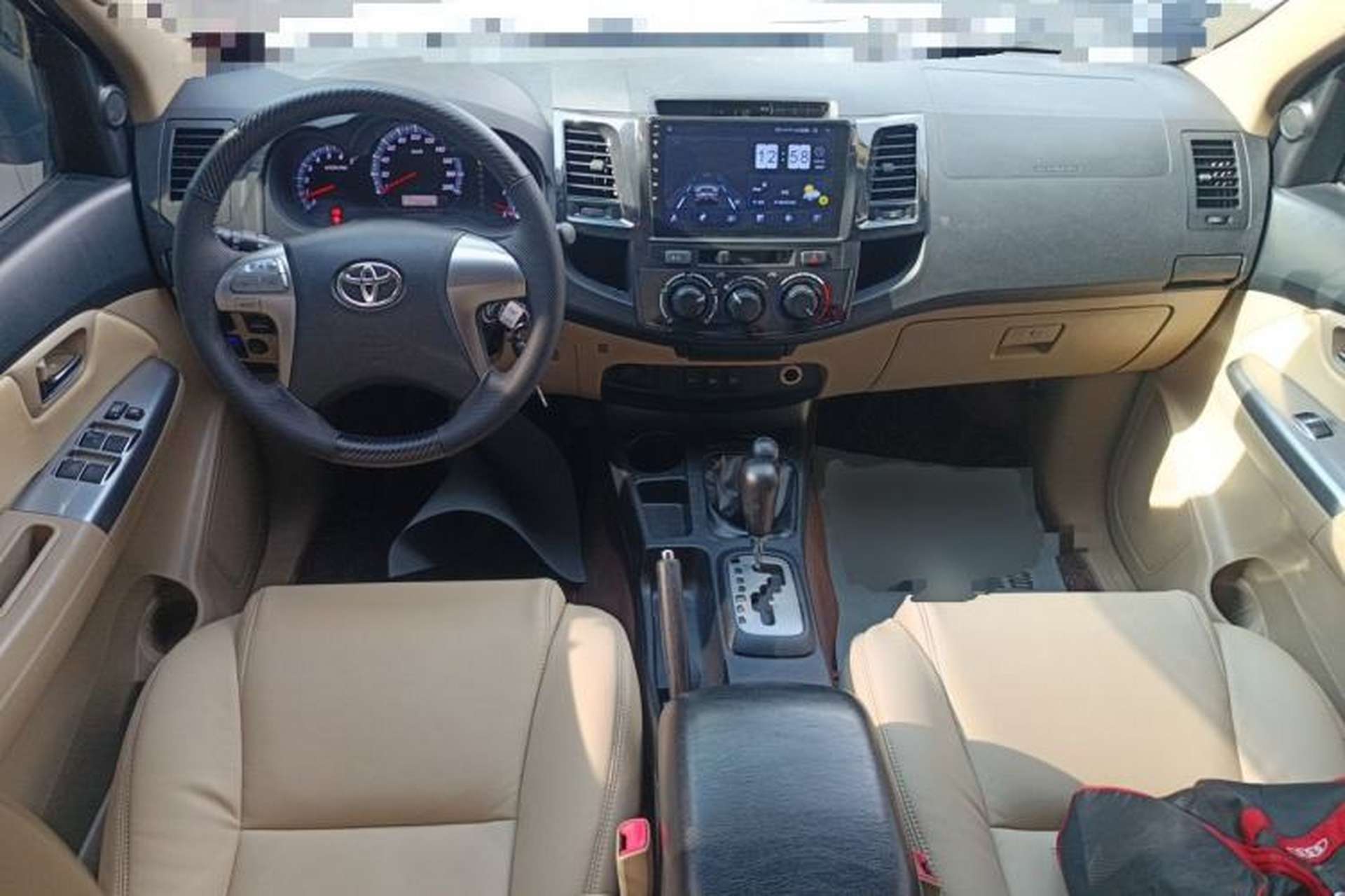 Used Toyota Fortuner  Center Console