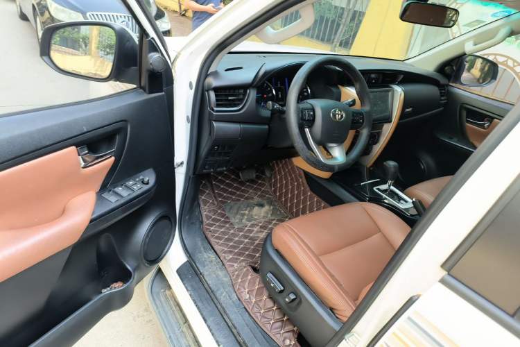 Used Toyota Fortuner  Driver Seat