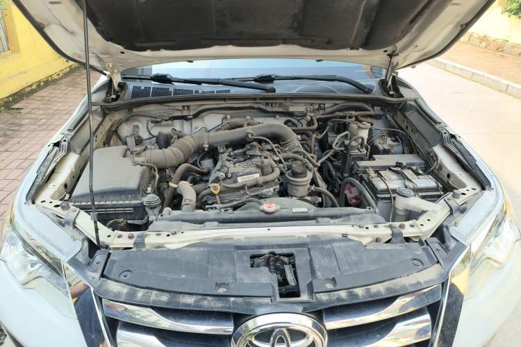 Used Toyota Fortuner  Engine Bay