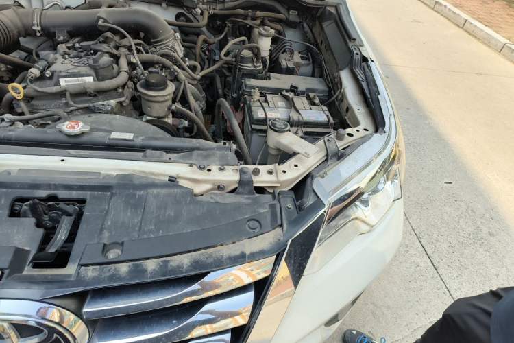 Used Toyota Fortuner  Engine Bay Left