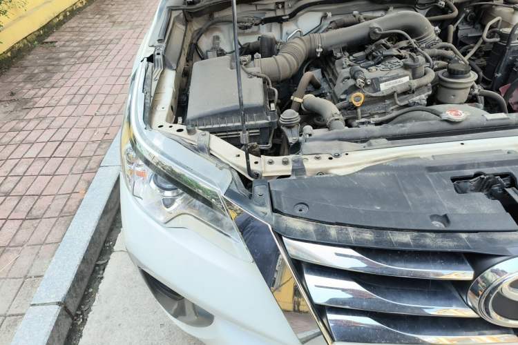 Used Toyota Fortuner  Engine Bay Right