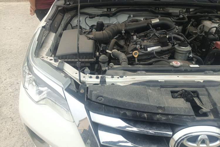 Used Toyota Fortuner  Engine Bay Right