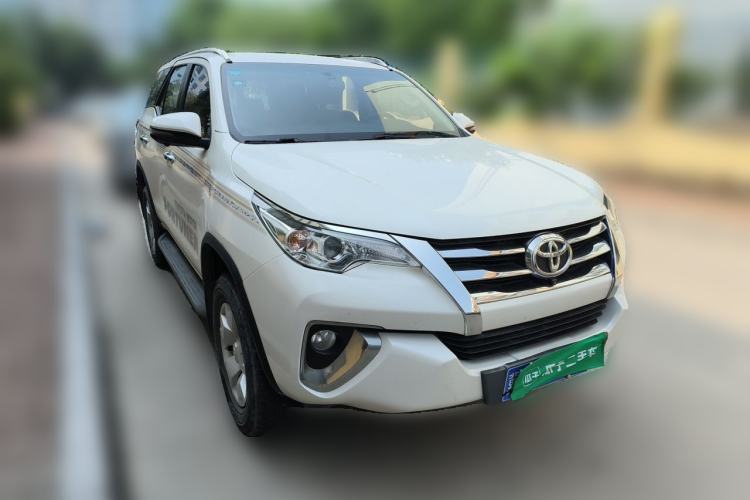Used Toyota Fortuner  Front Right 45 Deg