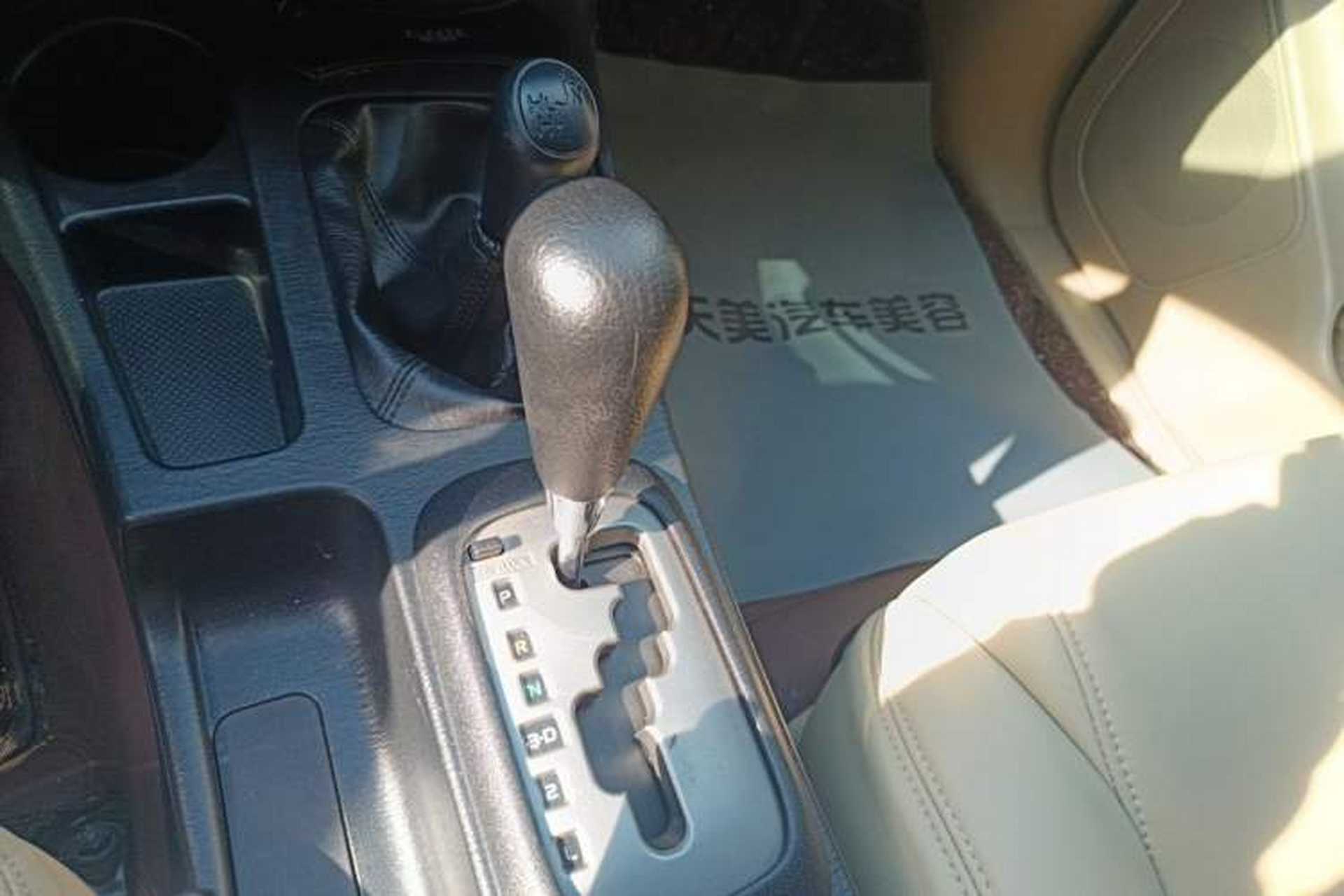Used Toyota Fortuner  Gear Lever