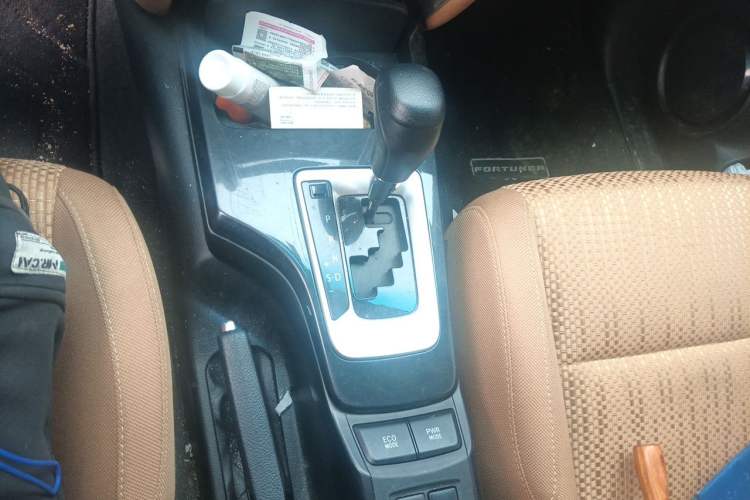 Used Toyota Fortuner  Gear Lever