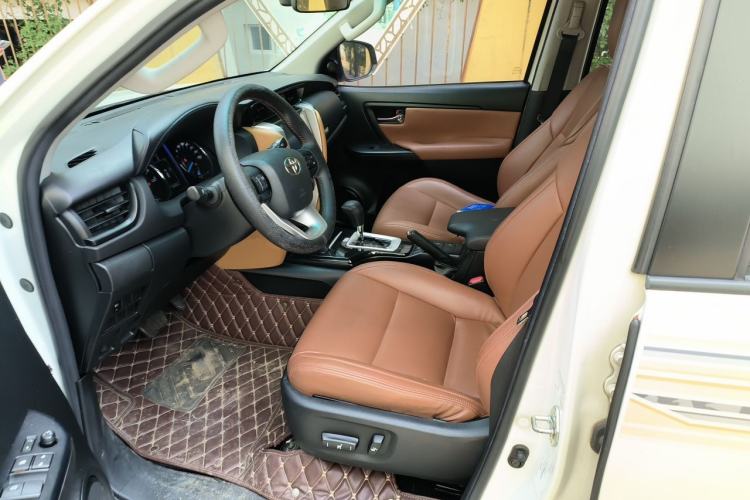 Used Toyota Fortuner  Left Front Seat