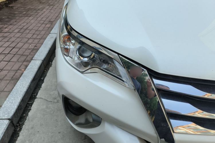 Used Toyota Fortuner  Right Front Headlight