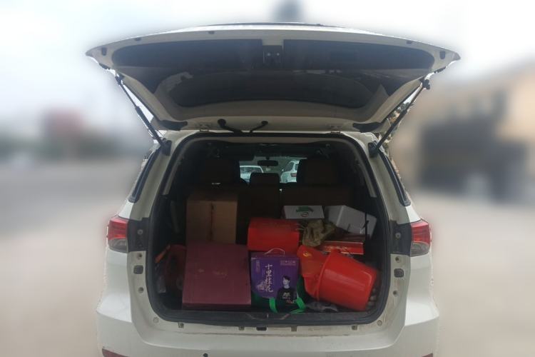 Used Toyota Fortuner  Trunk
