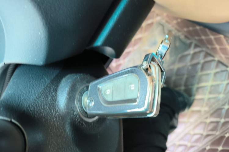 Used Toyota Fortuner  Vehicle Key