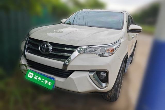 Used Toyota Fortuner 2019 Toyota Fortuner, 2.7-liter engine, seven-seater, no sunroof, white, parallel import.
