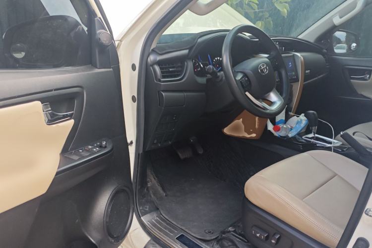 Used Toyota Fortuner  Driver Seat