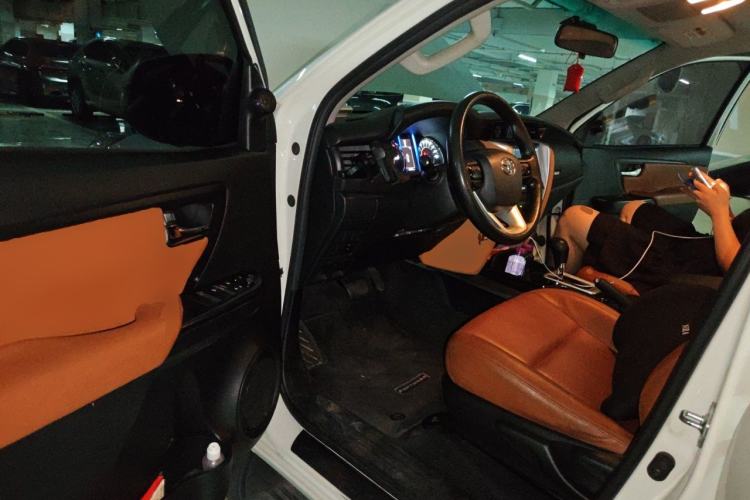 Used Toyota Fortuner  Driver Seat