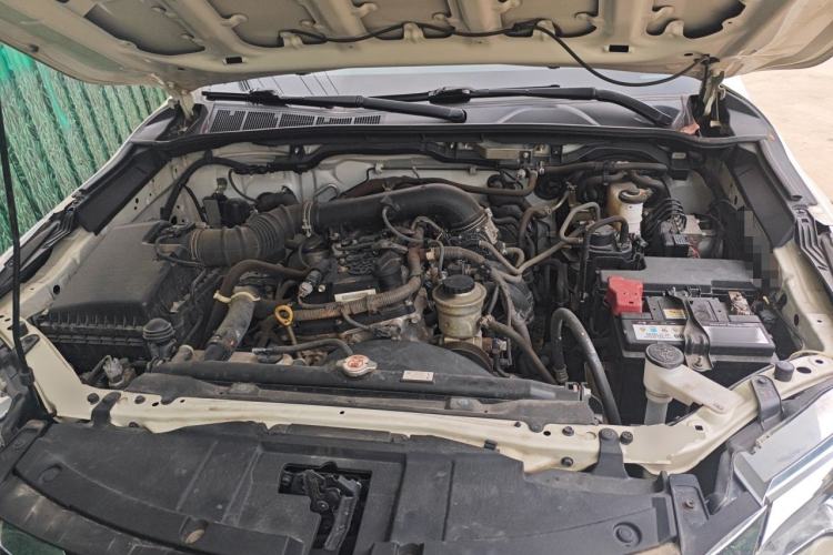 Used Toyota Fortuner  Engine Bay