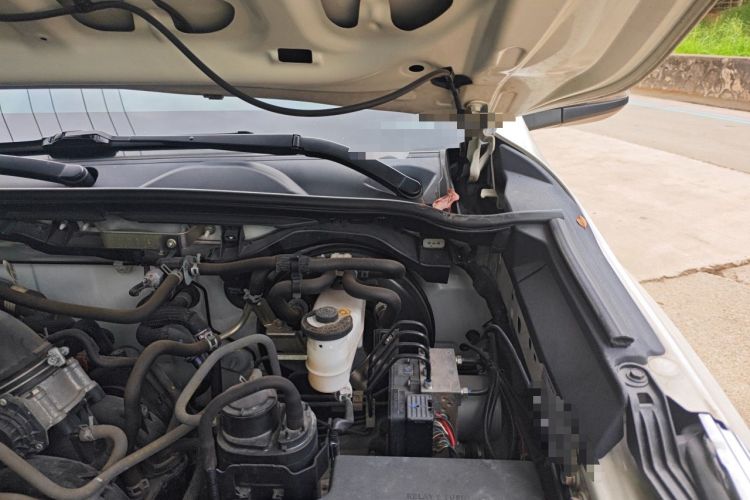 Used Toyota Fortuner  Engine Bay Left