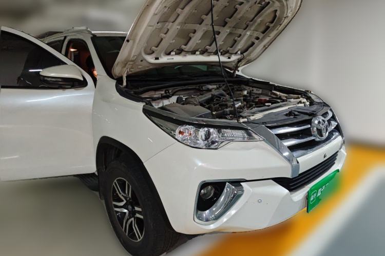 Used Toyota Fortuner  Front Right 45 Deg