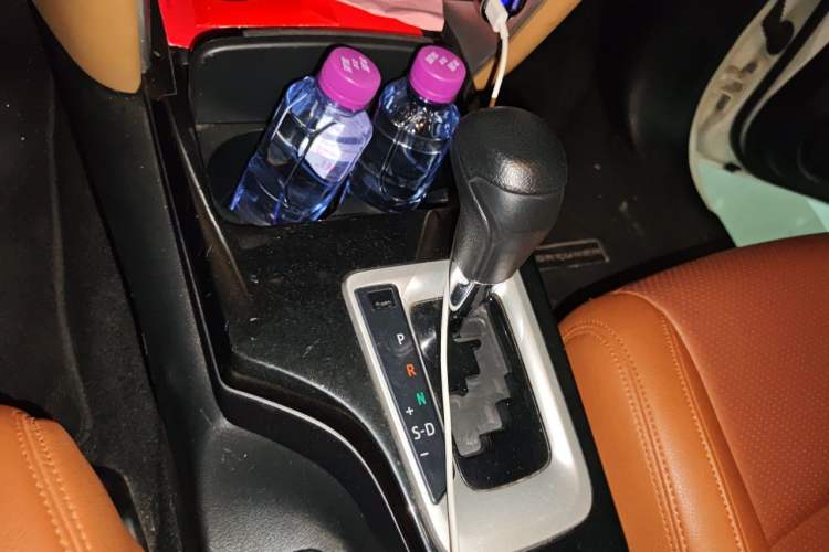 Used Toyota Fortuner  Gear Lever