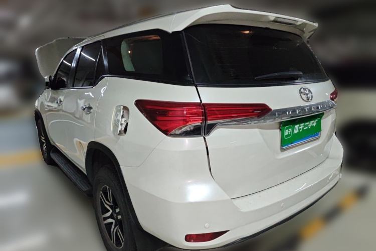 Used Toyota Fortuner  Rear Left 45 Deg