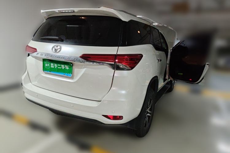 Used Toyota Fortuner  Rear Right 45 Deg