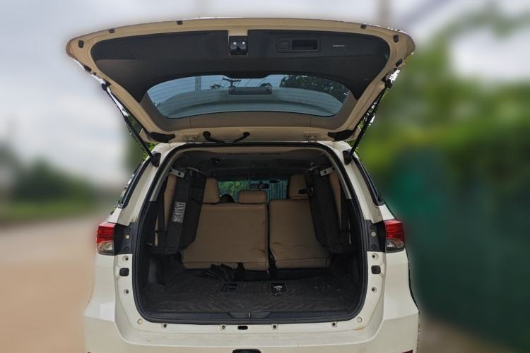 Used Toyota Fortuner  Trunk