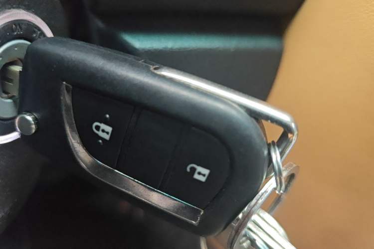 Used Toyota Fortuner  Vehicle Key